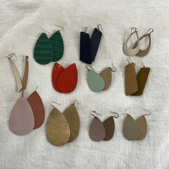 Jewelry - This is not for sale. Poshmark won’t delete and it won’t let me either.